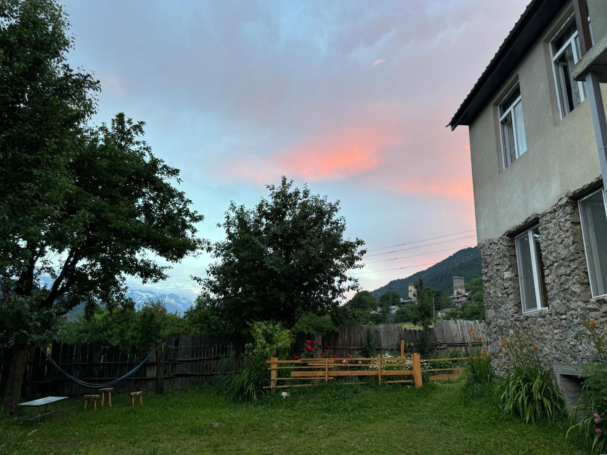 Barbara'S Eco-Cozy Guesthouse Mestia Exteriér fotografie